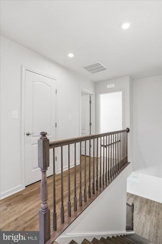 462 LUDGATE MNR, Falling Waters, WV 25419