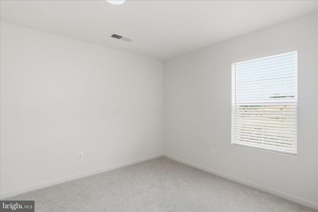 462 LUDGATE MNR, Falling Waters, WV 25419