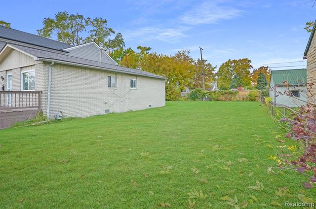 000 W Muir, Hazel Park, MI 48030