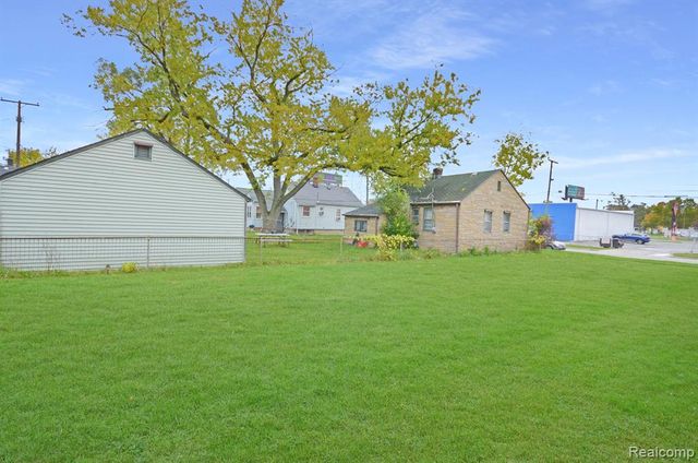 000 W Muir, Hazel Park, MI 48030