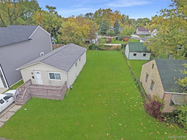 000 W Muir, Hazel Park, MI 48030