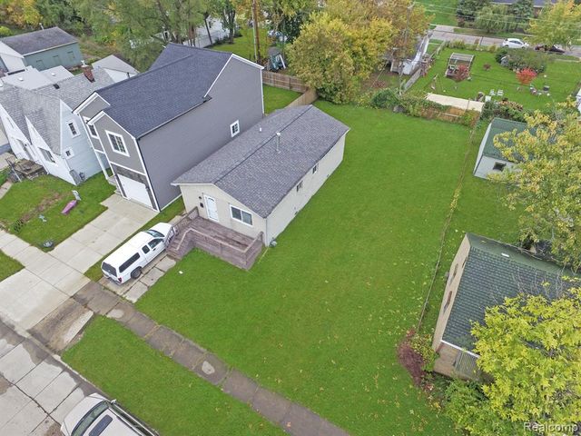 000 W Muir, Hazel Park, MI 48030