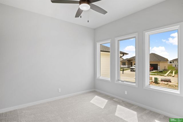 5906 N 213th Avenue, Elkhorn, NE 68022