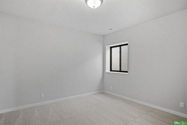 5906 N 213th Avenue, Elkhorn, NE 68022