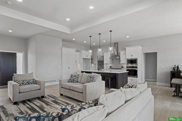 5906 N 213th Avenue, Elkhorn, NE 68022