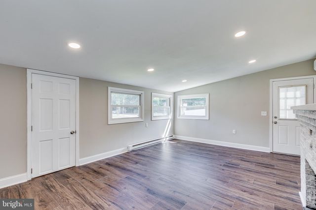 157 WALNUT ST, Westville, NJ 08093