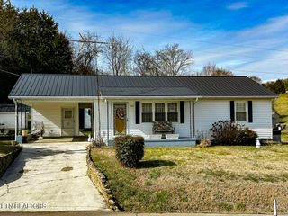 1585 Hill Rd, Newport, TN 37821