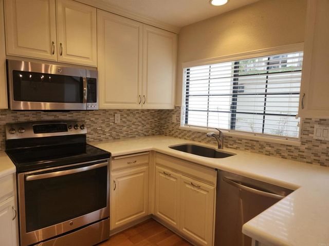 7309 Calle Alma, Carlsbad, CA 92009