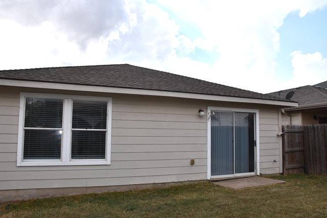 12328 Sky Harbor DR, Del Valle, TX 78617