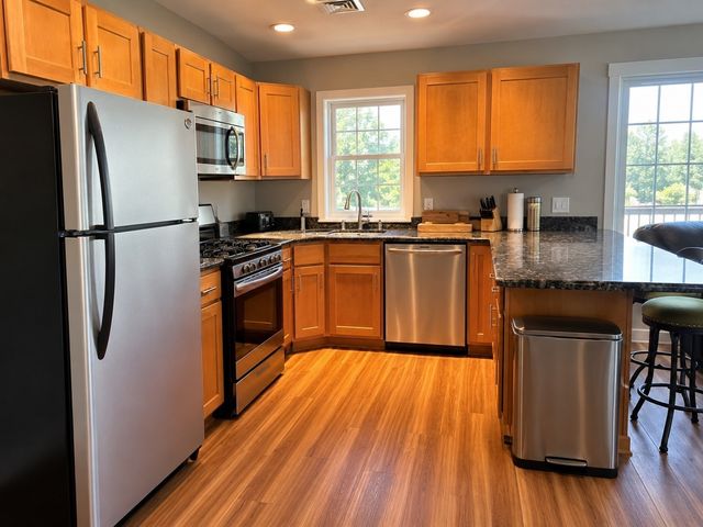 10 Malta St 7, Hull, MA 02045