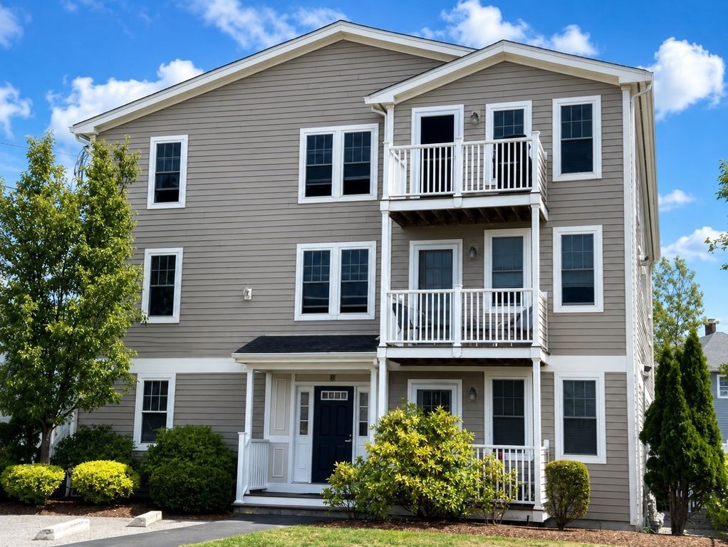 10 Malta St 7, Hull, MA 02045
