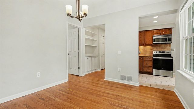 1210 Prescott Avenue, Ann Arbor, MI 48103