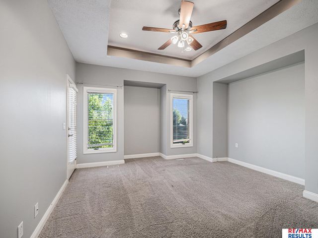 17902 Camelback Avenue, Omaha, NE 68136