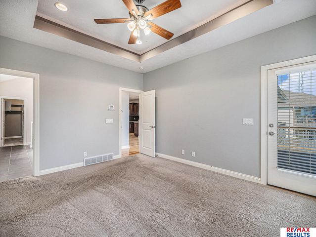 17902 Camelback Avenue, Omaha, NE 68136