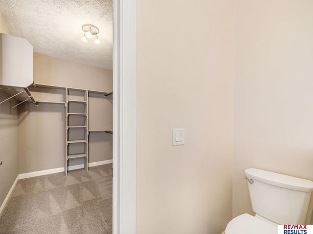 17902 Camelback Avenue, Omaha, NE 68136