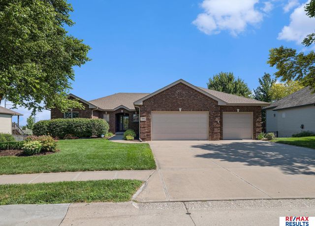 17902 Camelback Avenue, Omaha, NE 68136