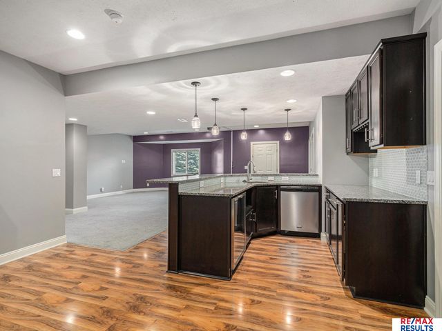 17902 Camelback Avenue, Omaha, NE 68136