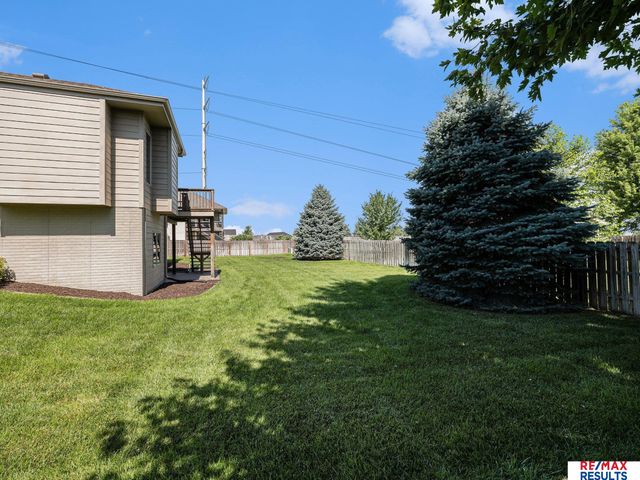 17902 Camelback Avenue, Omaha, NE 68136