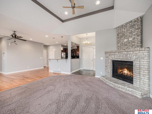 17902 Camelback Avenue, Omaha, NE 68136