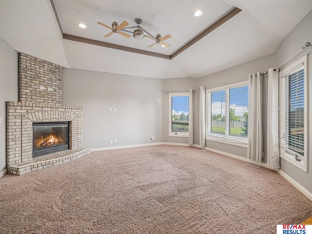 17902 Camelback Avenue, Omaha, NE 68136