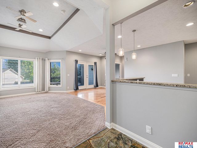 17902 Camelback Avenue, Omaha, NE 68136