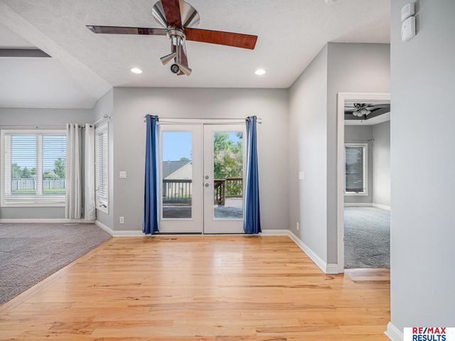 17902 Camelback Avenue, Omaha, NE 68136