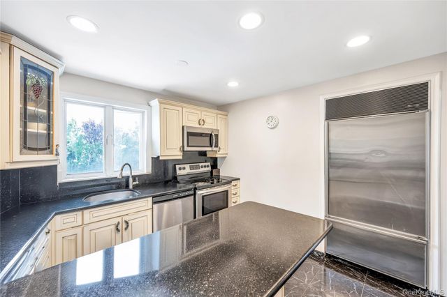 64 Hodson Avenue, Lynbrook, NY 11563