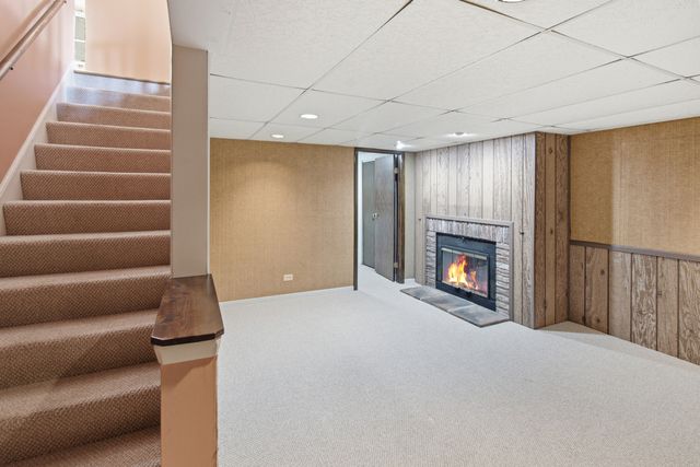 645 Stout Court, Gurnee, IL 60031