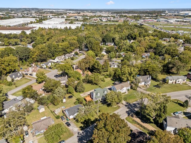 120 Stoneridge Pkwy, La Vergne, TN 37086
