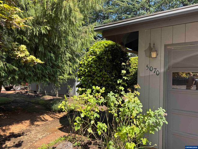 5070 10th Pl S, Salem, OR 97306