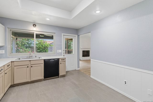 1718 Forest Spring, San Antonio, TX 78232