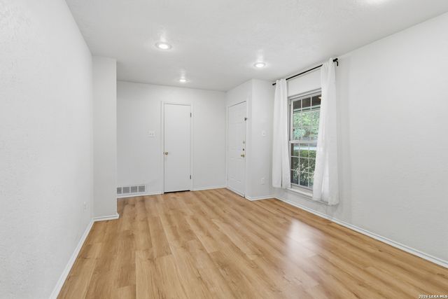1718 Forest Spring, San Antonio, TX 78232
