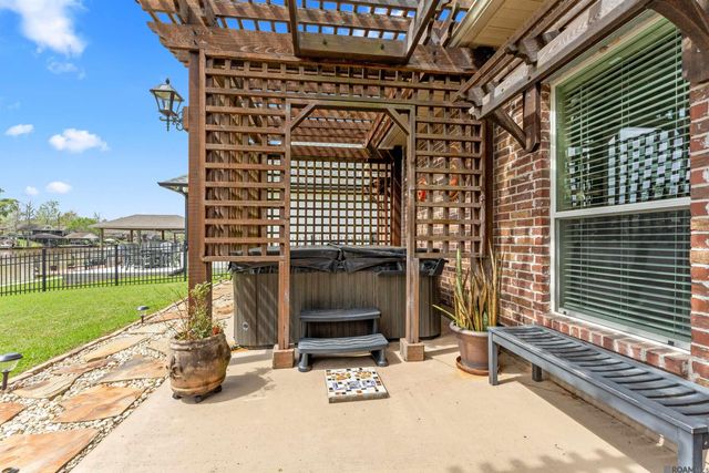 21161 Waterfront East Dr, Maurepas, LA 70449