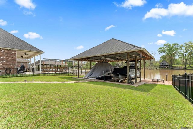 21161 Waterfront East Dr, Maurepas, LA 70449