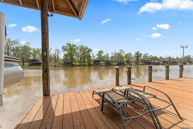 21161 Waterfront East Dr, Maurepas, LA 70449