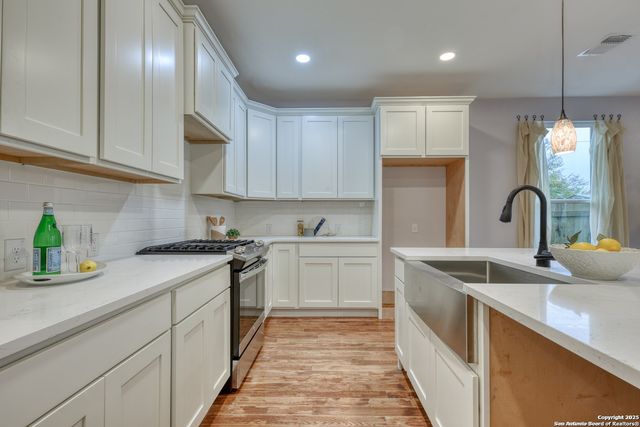 1659 N Center Street, San Antonio, TX 78202