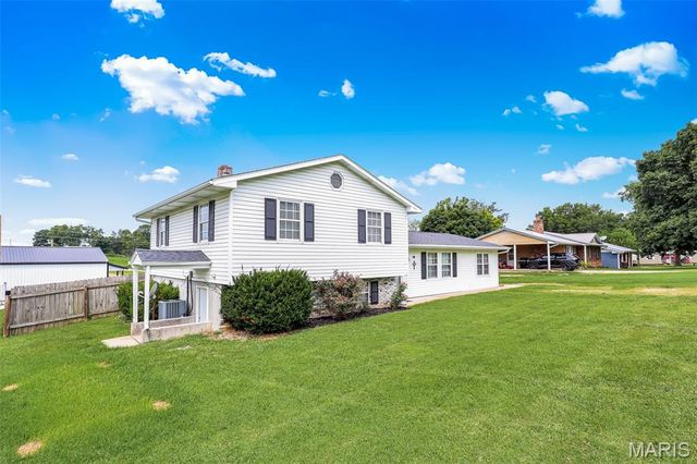 112 Village Creek Road, Fredericktown, MO 63645