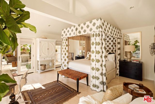 712 N Arden Drive, Beverly Hills, CA 90210