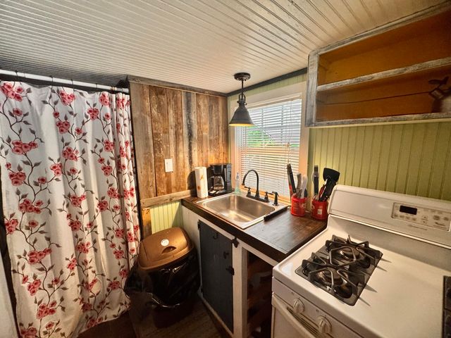 65 Mulberry Drive, Burnside, KY 42519