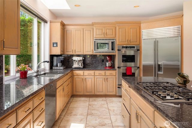 21315 SE 11th Street, Sammamish, WA 98075