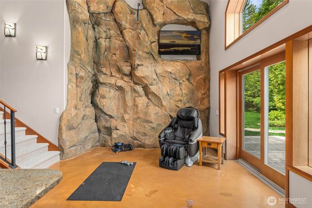 21315 SE 11th Street, Sammamish, WA 98075