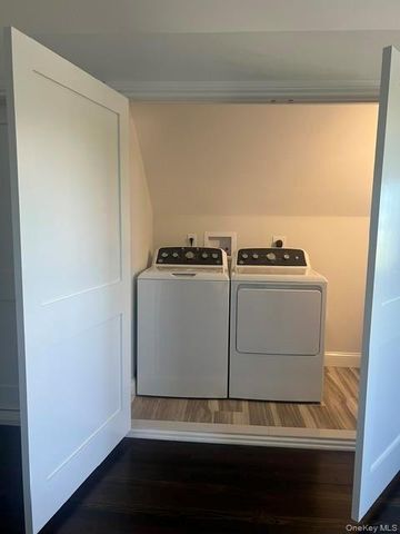 34 Dewey Street, Huntington, NY 11743