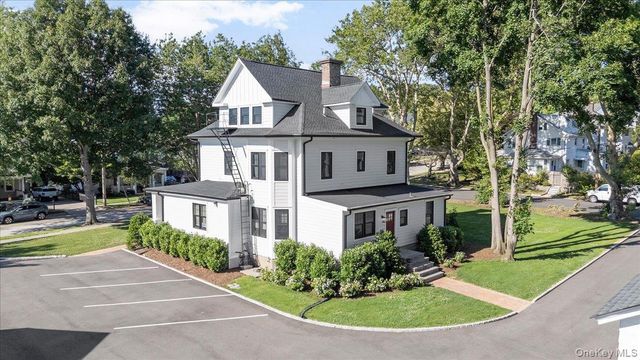 34 Dewey Street, Huntington, NY 11743