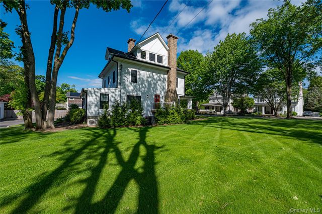 34 Dewey Street, Huntington, NY 11743
