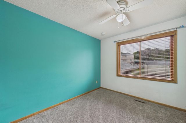 9176 Sierra Road, Woodbury, MN 55125