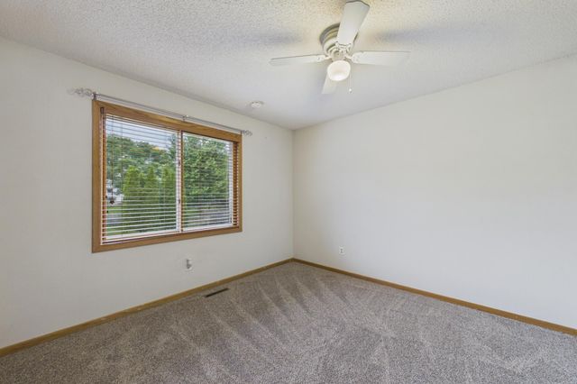 9176 Sierra Road, Woodbury, MN 55125