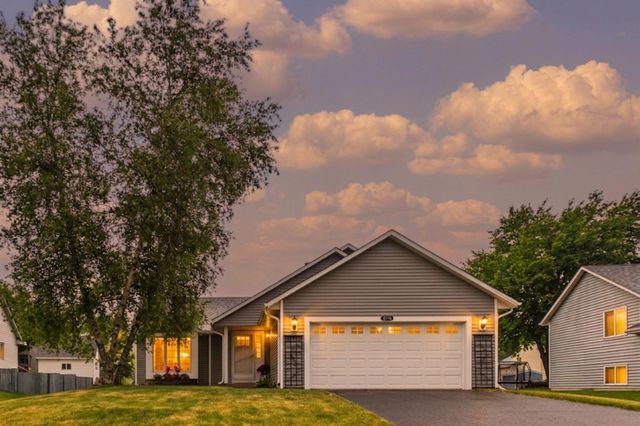 9176 Sierra Road, Woodbury, MN 55125