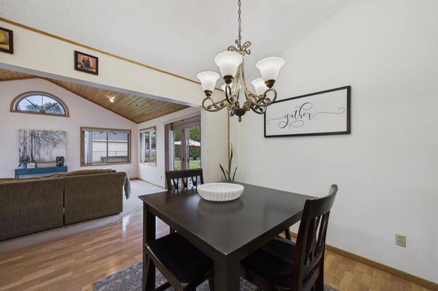 9176 Sierra Road, Woodbury, MN 55125