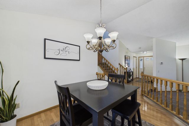9176 Sierra Road, Woodbury, MN 55125