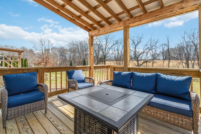 362 Whisper Woods Drive, Somerset, KY 42503